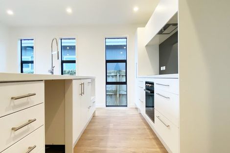 Photo of property in 4 Millfield Lane, Papakura, 2110