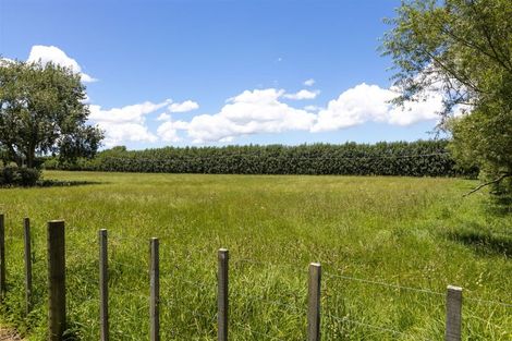 Photo of property in 76 Riverland Road, Kumeu, 0892