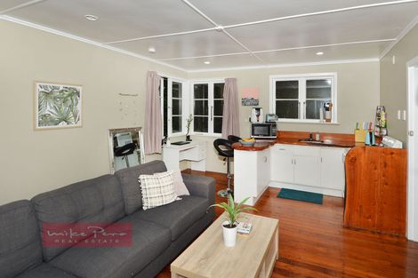 Photo of property in 11 Pukemiro Road, Te Kamo, Whangarei, 0112