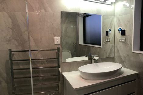 Photo of property in 1 Cooladawson Drive, Flat Bush, Auckland, 2019