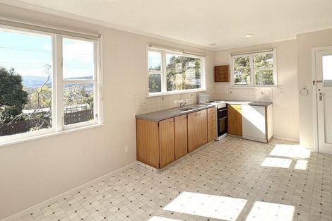 Photo of property in 1 Holmes Grove, Naenae, Lower Hutt, 5011