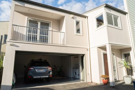 Photo of property in 1/143a Wiseley Road, West Harbour, Auckland, 0618