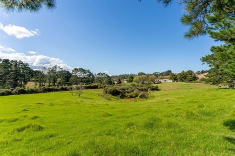 Photo of property in 104 Awa Road, Kumeu, 0891