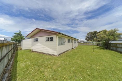 Photo of property in 10 Gladys Place, Kelvin Grove, Palmerston North, 4414