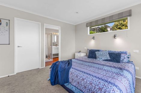 Photo of property in 23 York Crescent, Westown, New Plymouth, 4310