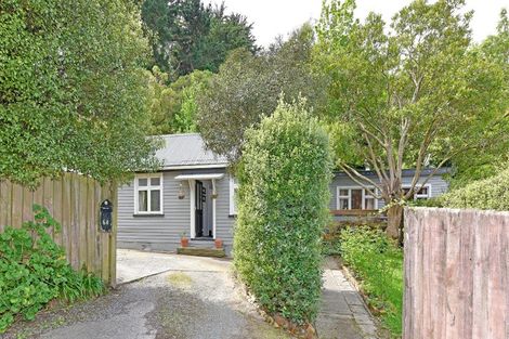 Photo of property in 64 Hawkhurst Road, Lyttelton, 8082