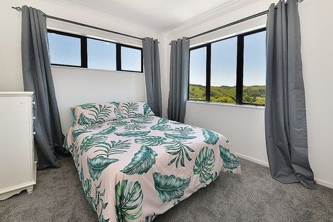 Photo of property in 21 Rauta Way, Helensville, 0800