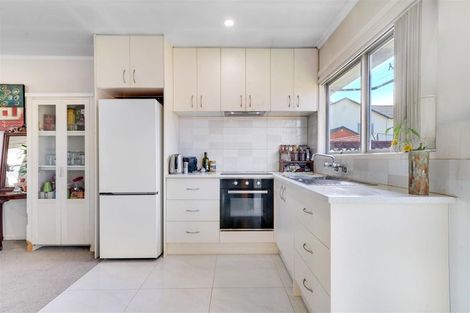 Photo of property in 4/6 Ray Small Drive, Papakura, 2110