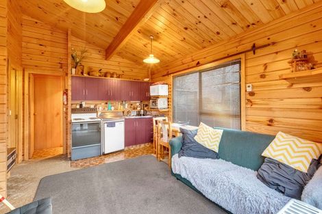 Photo of property in 39 Newburn Street, Waikaia, 9778