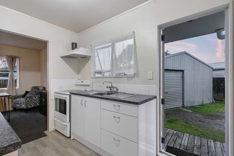 Photo of property in 32 Heathdale Crescent, Papakura, 2110