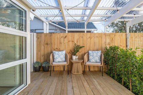 Photo of property in 2/4 Beach Road, Orewa, 0931