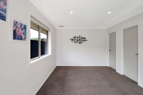 Photo of property in 11 Shearwater Lane, Whitby, Porirua, 5024