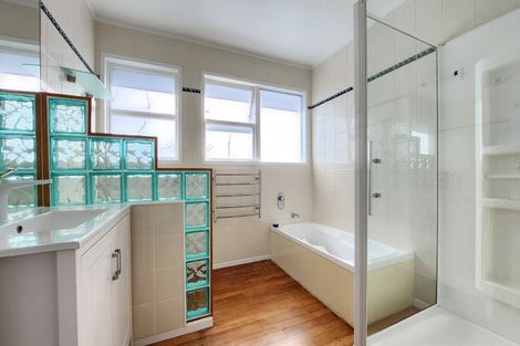 Photo of property in 7 Chisbury Street, Churton Park, Wellington, 6037