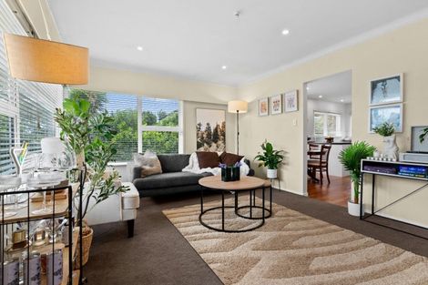 Photo of property in 3/3 Marsh Avenue, Forrest Hill, Auckland, 0620
