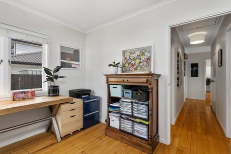 Photo of property in 22 Kervil Avenue, Te Atatu Peninsula, Auckland, 0610