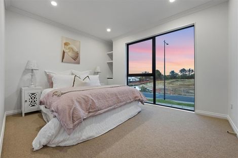 Photo of property in 240 Park Estate Road, Rosehill, Papakura, 2113