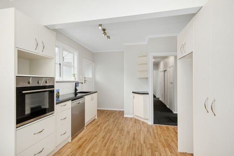 Photo of property in 19 Kowhai Avenue, Ebdentown, Upper Hutt, 5018