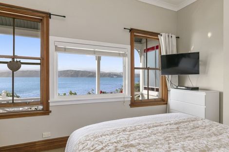 Photo of property in 285 Karaka Bay Road, Karaka Bays, Wellington, 6022