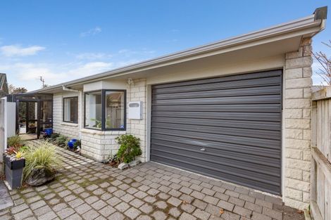 Photo of property in 1 Mangorei Road, Merrilands, New Plymouth, 4312