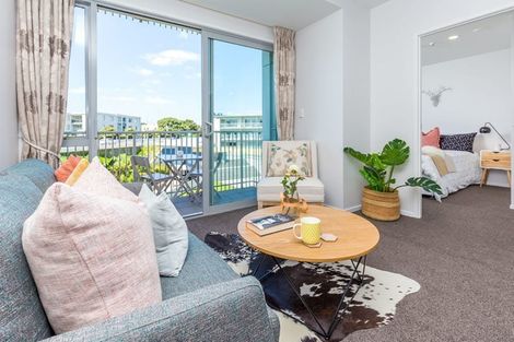 Photo of property in Shoal Haven Apartments, 305a/130 Anzac Street, Takapuna, Auckland, 0622