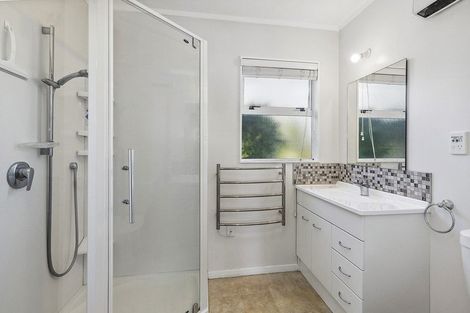 Photo of property in 2 Musket Lane, Whitby, Porirua, 5024