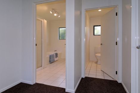 Photo of property in 187a Godley Road, Titirangi, Auckland, 0604