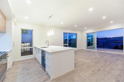 Photo of property in 175 Godfrey Drive, Orewa, 0931