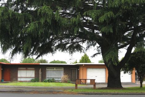 Photo of property in 2/66 Beach Road, Pahurehure, Papakura, 2113
