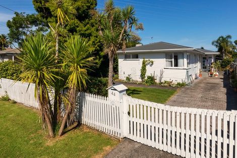 Photo of property in 44 Cobham Crescent, Kelston, Auckland, 0602