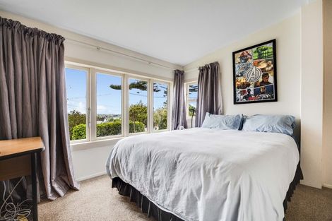 Photo of property in 92 Knights Road, Rothesay Bay, Auckland, 0630