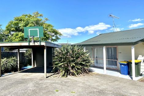 Photo of property in 47 Greenslade Crescent, Northcote, Auckland, 0627
