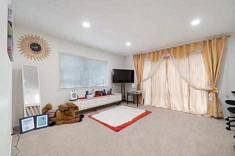 Photo of property in 4 San Ambrosio Rise, Henderson, Auckland, 0612