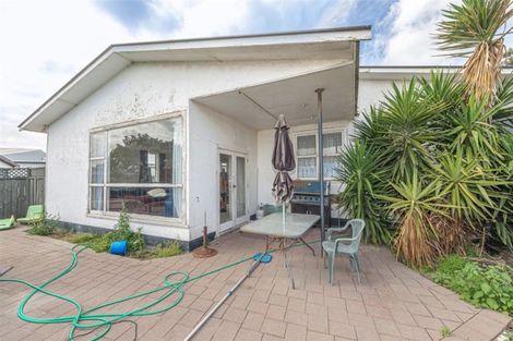 Photo of property in 10 Leamington Street, Castlecliff, Whanganui, 4501