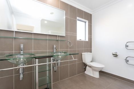 Photo of property in 32 Monte Cassino Place, Birkdale, Auckland, 0626