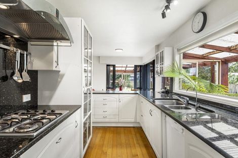 Photo of property in 7 Parakai Avenue, Parakai, 0830