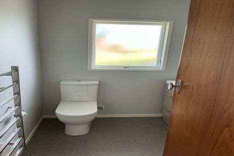 Photo of property in 2/30 Sunnynook Road, Sunnynook, Auckland, 0620