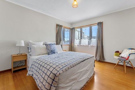 Photo of property in 4 Duncan Avenue, Te Atatu South, Auckland, 0610