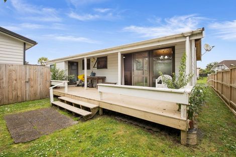 Photo of property in 5 Pinehurst Place, Wattle Downs, Auckland, 2103