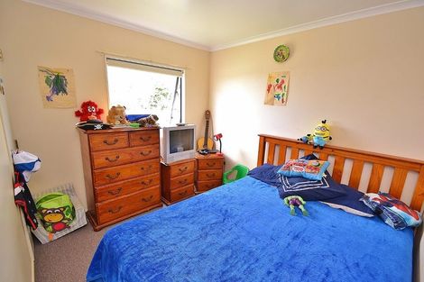 Photo of property in 13 Milich Terrace, Te Atatu South, Auckland, 0610