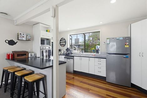 Photo of property in 41 Percival Road, Paraparaumu Beach, Paraparaumu, 5032