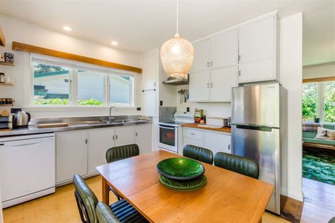 Photo of property in 27 Wellington Road, Paekakariki, 5034