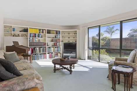 Photo of property in 28 Seychelles Drive, Papamoa Beach, Papamoa, 3118