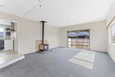 Photo of property in 44 Egmont Road, Waiwhakaiho, New Plymouth, 4312