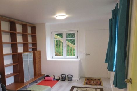 Photo of property in 18 John Witton Drive, Crofton Downs, Wellington, 6035
