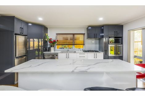Photo of property in 38 Maypark Crescent, Flat Bush, Auckland, 2016