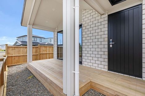 Photo of property in 4 Rorotu Avenue, Karaka, 2113