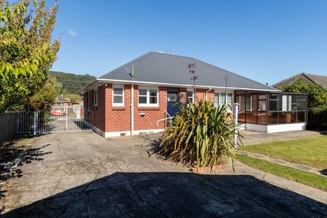 Photo of property in 28 Miro Street, Trentham, Upper Hutt, 5018