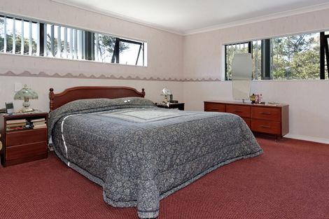 Photo of property in 12 Greenwoods Close, Titirangi, Auckland, 0604