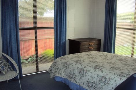 Photo of property in 122 Effingham Street, North New Brighton, Christchurch, 8083