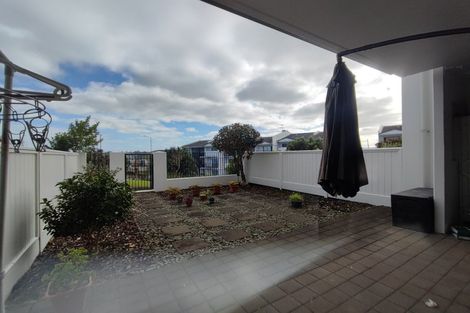 Photo of property in 3c/60 Masons Road, Oteha, Auckland, 0632
